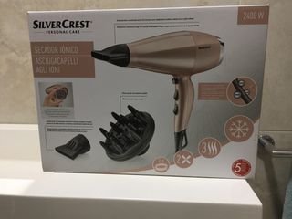 Secador de pelo iónico Silvercrest. de segunda mano por 20 EUR en Barcelona  en WALLAPOP