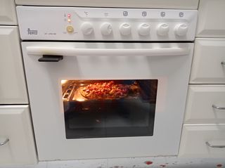 CONJUNTO HORNO + LA VITROCERÁMICA TEKA (LA REGALO) de segunda mano por 70  EUR en Sevilla en WALLAPOP