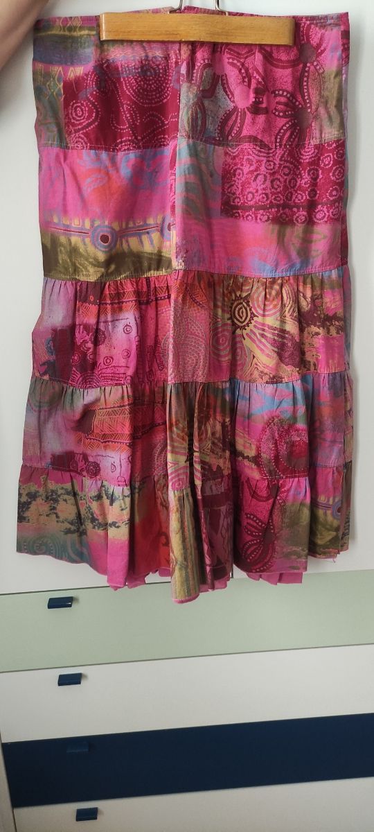 gonna a balze multicolore