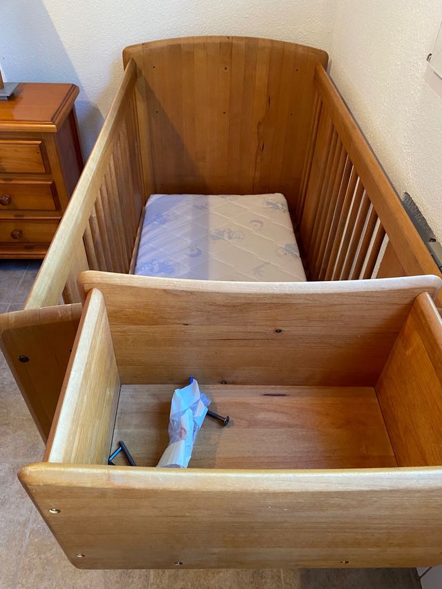 Cuna de madera