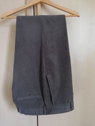 Pantalón pana hombre gris Cortefiel de segunda mano por 15 EUR en Logroño  en WALLAPOP