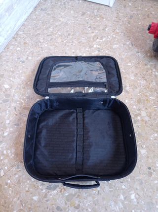 Maletín peluqueria Vidal Sassoon de segunda mano por 15 EUR en Valencia en  WALLAPOP