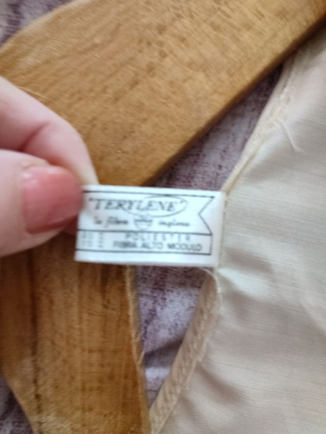 camisón suavísimo crema con jaretas y bodoques