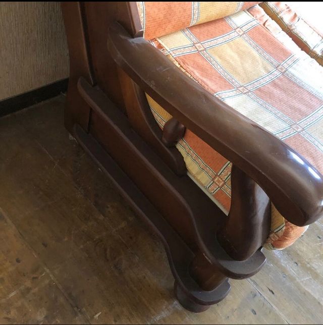 SOFA DOS PLAZAS estructura de madera .