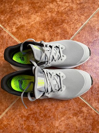 Zapatillas nike 37.5 de segunda mano por 40 EUR en Montellano en WALLAPOP