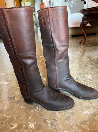 Botos camperos hechos a mano 41 de segunda mano por 90 EUR en Sevilla en  WALLAPOP