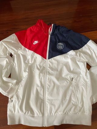 Chubasquero del PSG, M de segunda mano por 50 EUR en Getxo en WALLAPOP