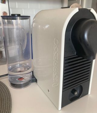 Cafetera Krups Nespresso de segunda mano por 40 EUR en Villajoyosa en  WALLAPOP