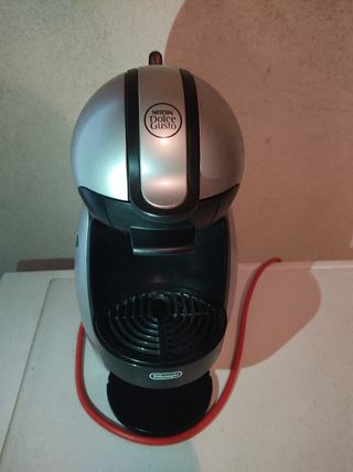 Cafetera Nescafé Dolce Gusto Delonghi de segunda mano por 35 EUR en  Torrejón de Ardoz en WALLAPOP