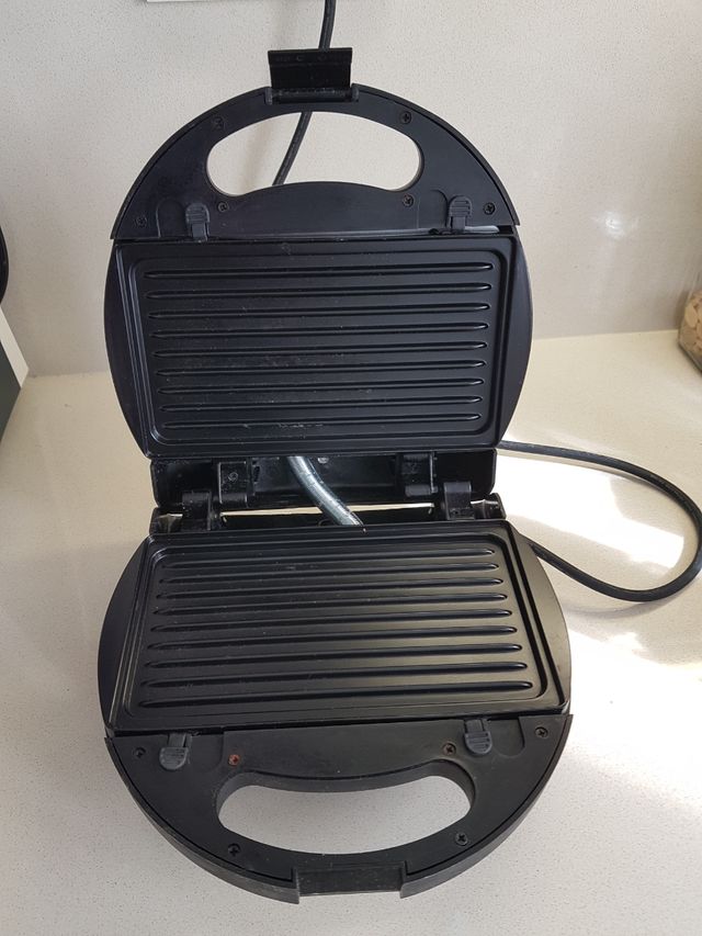 Sandwichera grill Princess 700W