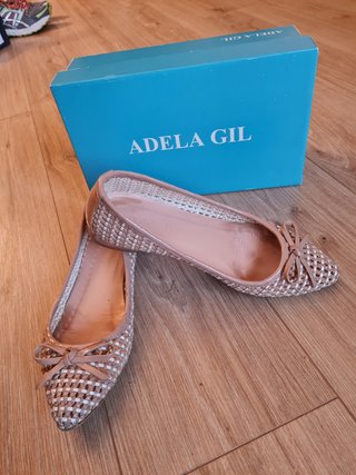 Adela Gil de segunda mano por 10 EUR en Madrid en WALLAPOP