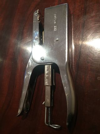 Grapadora Petrus 222 de segunda mano por 15 EUR en Madrid en WALLAPOP