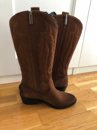 Botas camperas de segunda mano por 28 EUR en Pamplona en WALLAPOP