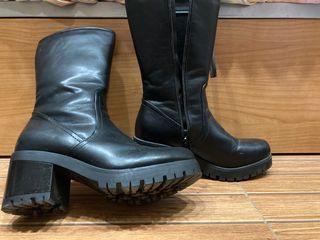 Botas altas MaryPaz negras de segunda mano por 25 EUR en Bell-Lloc  d\\'urgell en WALLAPOP
