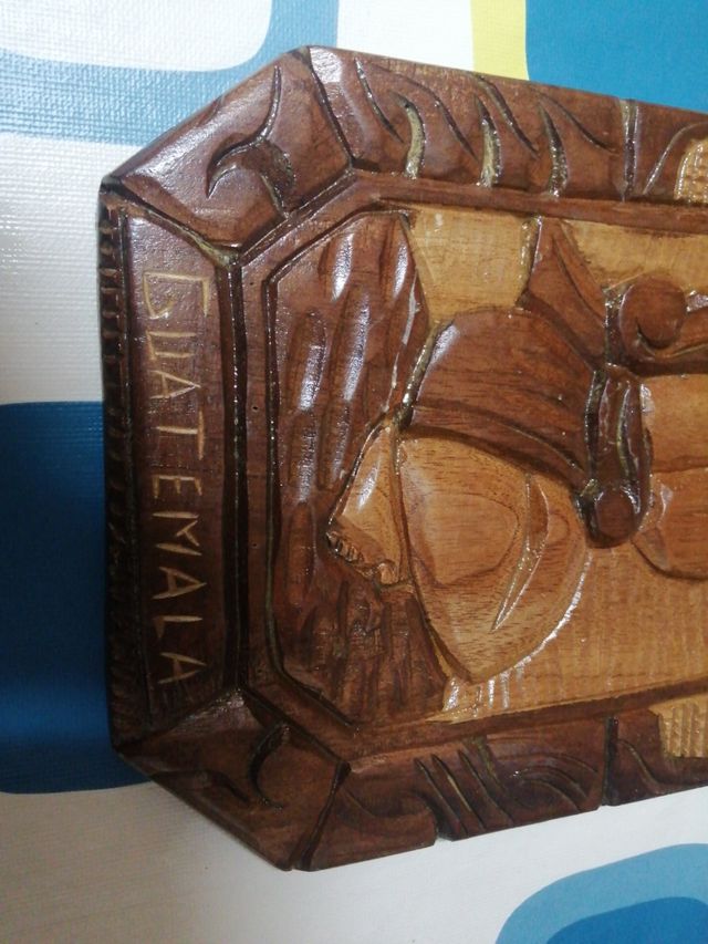 cuadro de madera tallada