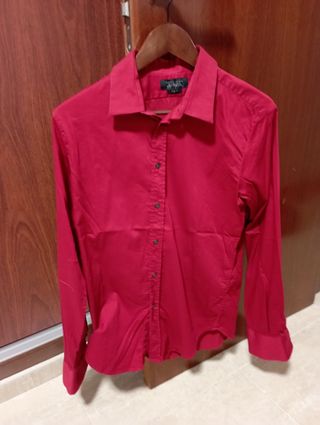 Camisa roja Zara de segunda mano por 10 EUR en Caldes de Malavella en  WALLAPOP