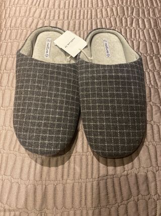 Zapatillas para Hombre (NUEVAS!) de segunda mano por 8 EUR en Barcelona en  WALLAPOP