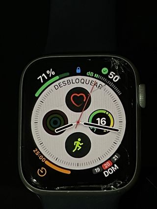 Apple Watch 4 44 pulgadas. Pantalla rota. de segunda mano por 100 EUR en  Córdoba en WALLAPOP