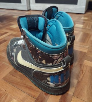 Zapatillas Nike estampadas de segunda mano por 20 EUR en Madrid en WALLAPOP