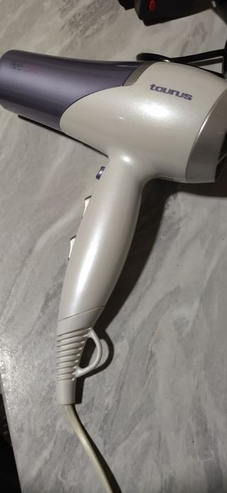 Taurus Sèche - Cheveux - Alize 2000 - Garantie 3 Ans prix tunisie - Price.tn