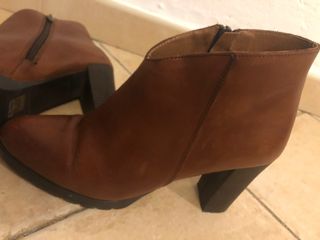 Botines piel Españoles de segunda mano por 25 EUR en Eivissa-San Juan en  WALLAPOP