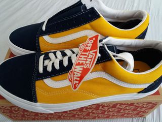 Vans Old Skool talla 45, nuevos de segunda mano por 59 EUR en Estrada de  Reza en WALLAPOP