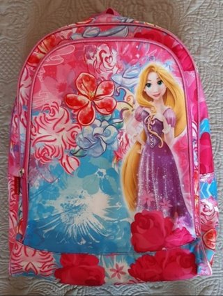 Mochila infantil Rapunzel de segunda mano por 9 EUR en Boadilla del Monte  en WALLAPOP