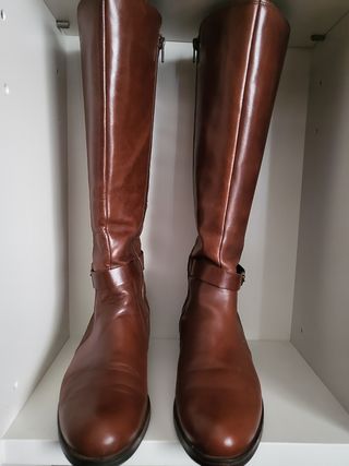 Botas altas Casas de segunda mano por 55 EUR en Bilbao en WALLAPOP