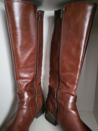 Botas altas Casas de segunda mano por 55 EUR en Bilbao en WALLAPOP