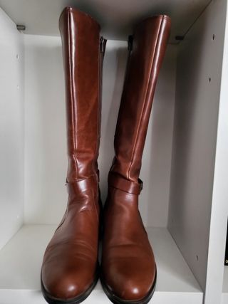 Botas altas Casas de segunda mano por 55 EUR en Bilbao en WALLAPOP