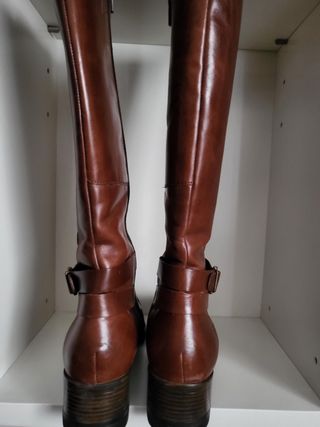 Botas altas Casas de segunda mano por 55 EUR en Bilbao en WALLAPOP