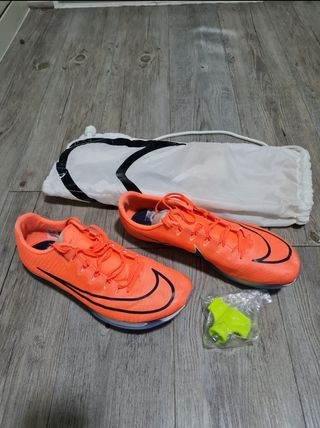 nike max fly clavos