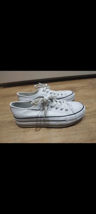 Zapatillas bambas polipiel mujer tipo Converse de segunda mano por 12 EUR  en Cornellà de Llobregat en WALLAPOP