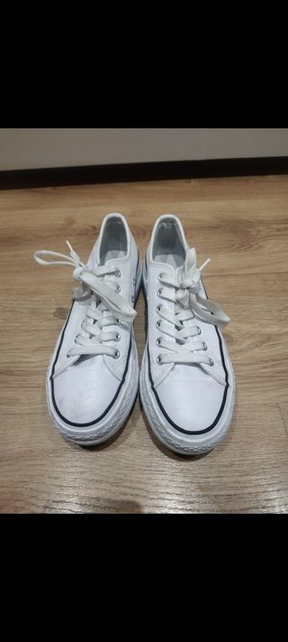 Zapatillas bambas polipiel mujer tipo Converse de segunda mano por 12 EUR  en Cornellà de Llobregat en WALLAPOP