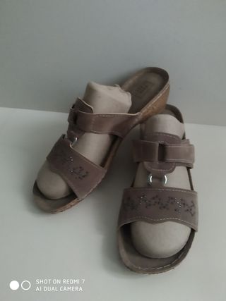 Sandalias mujer talla 42 . Usadas solo 1 día de segunda mano por 19 EUR en  Bilbao en WALLAPOP