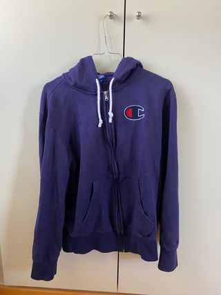 Sudadera Champion color lila\\/azulado talla M de segunda mano por 15 EUR en  Vidreres en WALLAPOP