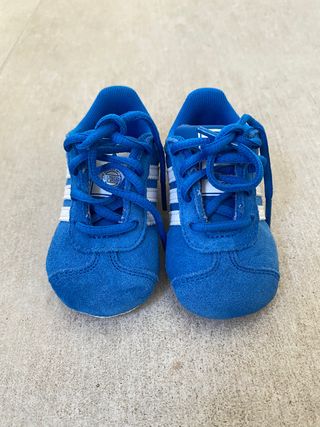 Zapatillas Adidas Gazelle bebé talla 18 de segunda mano por 25 EUR en  Granada en WALLAPOP