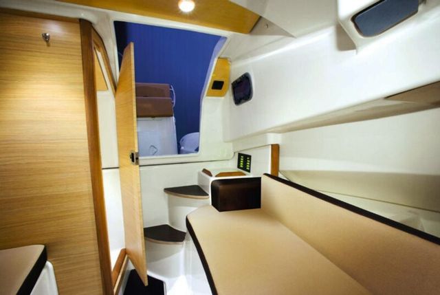 ZODIAC  NZO 700 CABIN 300 CV