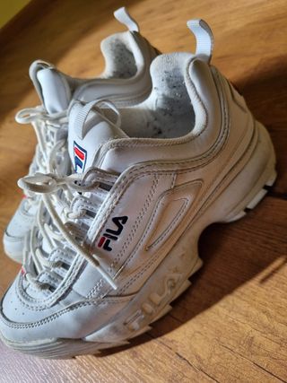 Fila Disruptor talla 38 de segunda mano por 40 EUR en El Martinete en  WALLAPOP