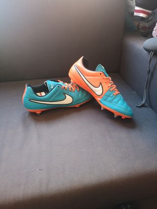 Botas nike tiempo (aluminio) de segunda mano por 25 EUR en Madrid en  WALLAPOP