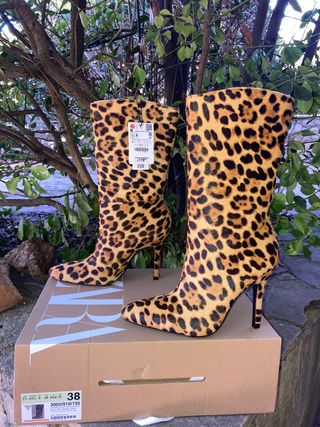 Botines piel leopardo talla 38 tacón 11cm Zara ! de segunda mano por 60 EUR  en Igualada en WALLAPOP