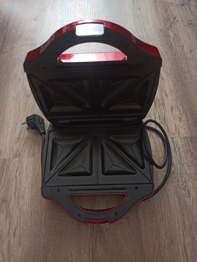 Sandwichera SilverCrest 750 W - Solo envío