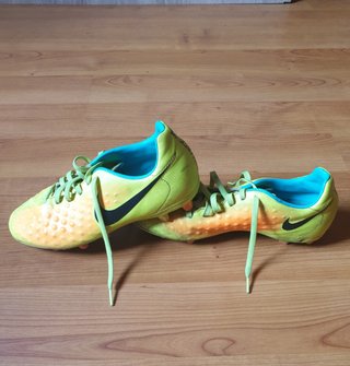 Botas de fútbol Nike Magista de segunda mano en WALLAPOP