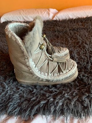 Botas mou de segunda mano por 140 EUR en León en WALLAPOP
