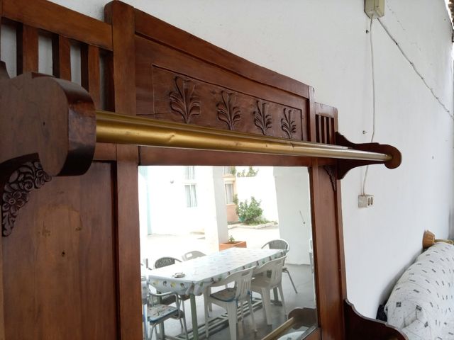 Recibidor o entrada antigua con paraguero