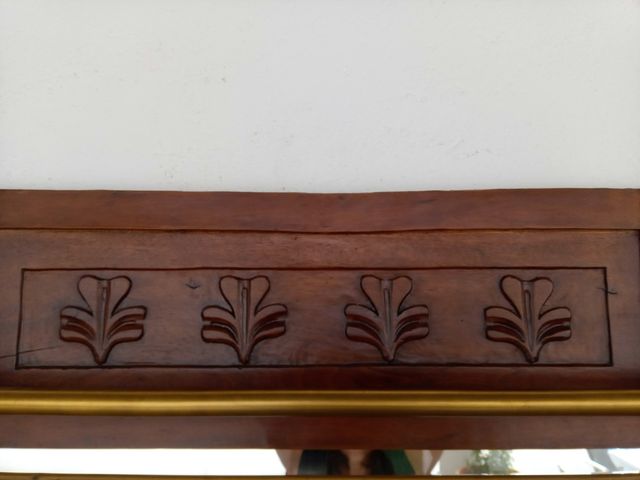 Recibidor o entrada antigua con paraguero