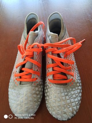 Botas Futbol Puma multitaco de segunda mano por 20 EUR en Alcorcón en  WALLAPOP