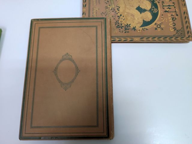 Dos libros. Los niños de Carlos Frontaura