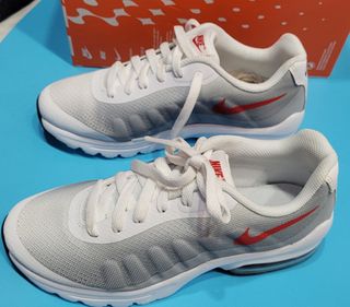 NIKE ORYGINAL AIR MAX INVIGOR Mujer de segunda mano por 57 EUR en  Viladordis en WALLAPOP