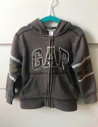 Sudadera Gap para niño de 3-4 años de segunda mano por 10 EUR en El  Vendrell en WALLAPOP